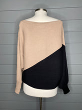Load image into Gallery viewer, Geometric Color Block Sweater