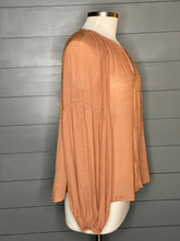 Load image into Gallery viewer, Rustic Feels Button Front Top