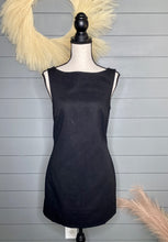 Load image into Gallery viewer, Classic Little Black Dress
