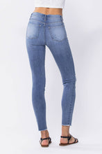 Load image into Gallery viewer, Distressed Mid Rise Skinny Jeans