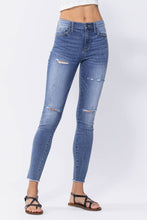 Load image into Gallery viewer, Distressed Mid Rise Skinny Jeans