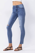 Load image into Gallery viewer, Distressed Mid Rise Skinny Jeans