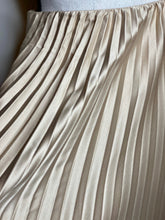 Load image into Gallery viewer, Champagne Please Pleated Midi Skirt