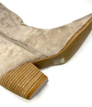 Load image into Gallery viewer, Two Step Knee High Western Boots