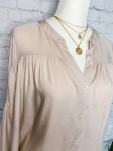 Load image into Gallery viewer, Just Winging It Blouse