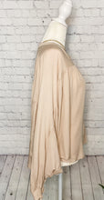 Load image into Gallery viewer, Just Winging It Blouse