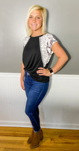 Load image into Gallery viewer, Mid Rise Kancan Skinny Jean