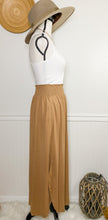 Load image into Gallery viewer, Curve Your Enthusiasm Maxi Skirt With Pockets In Camel