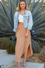 Load image into Gallery viewer, Curve Your Enthusiasm Maxi Skirt With Pockets In Camel