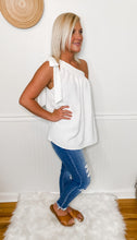 Load image into Gallery viewer, Kancan Distressed Skinny Mid Rise Jeans