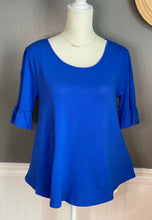 Load image into Gallery viewer, Day Dreaming Flutter Sleeve Top
